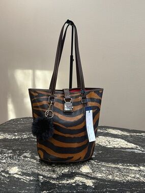 Dooney & Bourke Tote